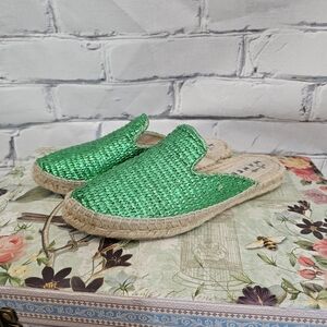 Manebi Yucatan Metallic Raffia Espadrille Mules in Bright Green